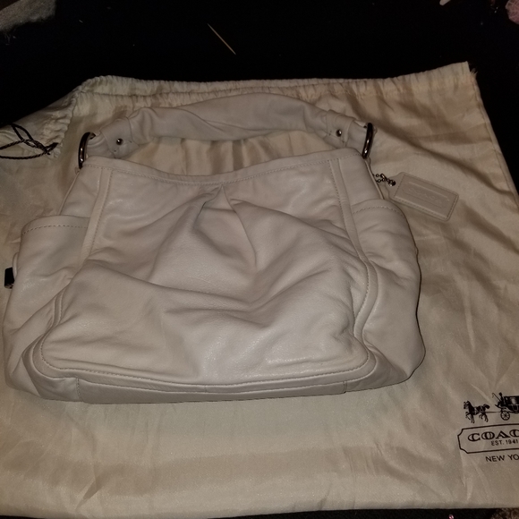 White coach purse - Picture 3 of 3